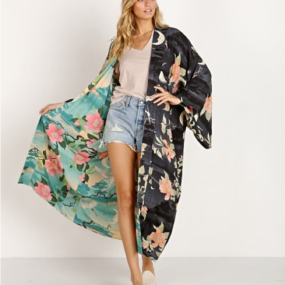 Spell Multicolor Floral Robe - Picture 2 of 7